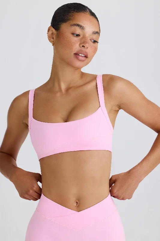 Soft Active Contrast-Trim Sports Bra in Bubblegum Pink